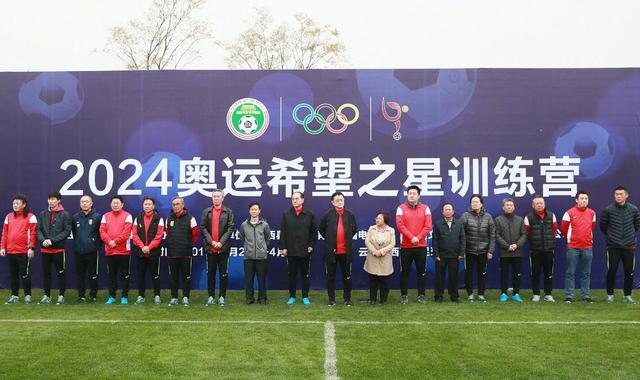伊万-菲奥利奇现年27岁，克罗地亚籍中场，出自萨格勒布迪纳摩青训，曾效力萨格勒布迪纳摩、萨格勒布火车头、亨克、拉纳卡、克拉科维亚。